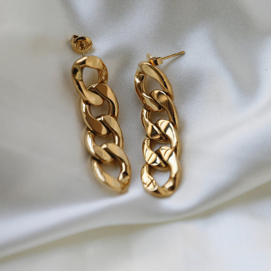 What Are Good Earrings For Sensitive Ears?