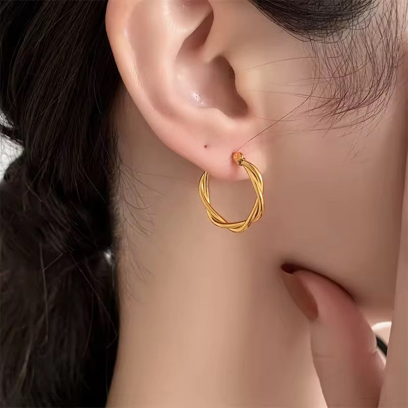 Twisted Hoop Earrings | 18K Gold Plated | Stainless Steel