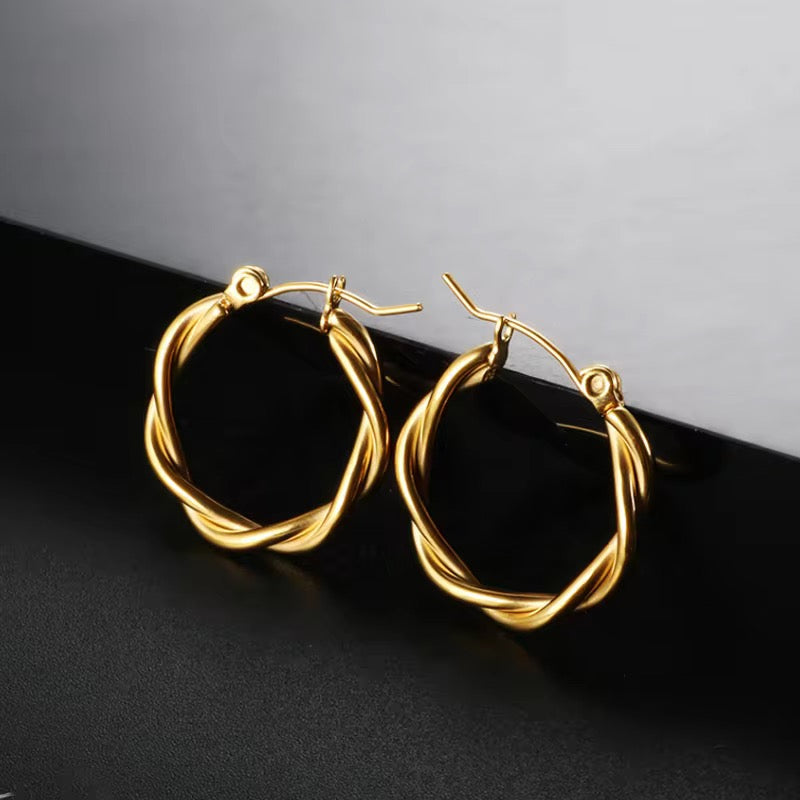 Twisted Hoop Earrings | 18K Gold Plated | Stainless Steel