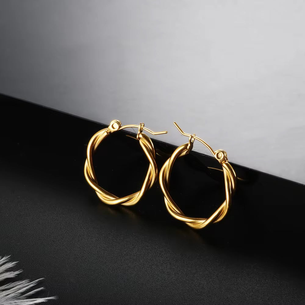 Twisted Hoop Earrings | 18K Gold Plated | Stainless Steel