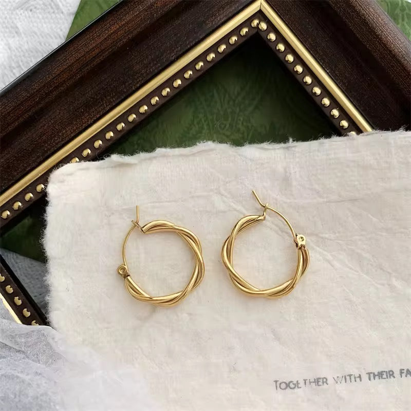 Twisted Hoop Earrings | 18K Gold Plated | Stainless Steel