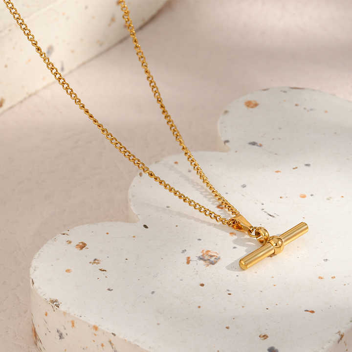 Toggle Bar Pendant Necklace | 18K Gold Plated