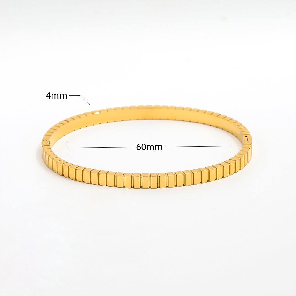 Gear Shape Bangle Bracelet | 18K Gold Plated
