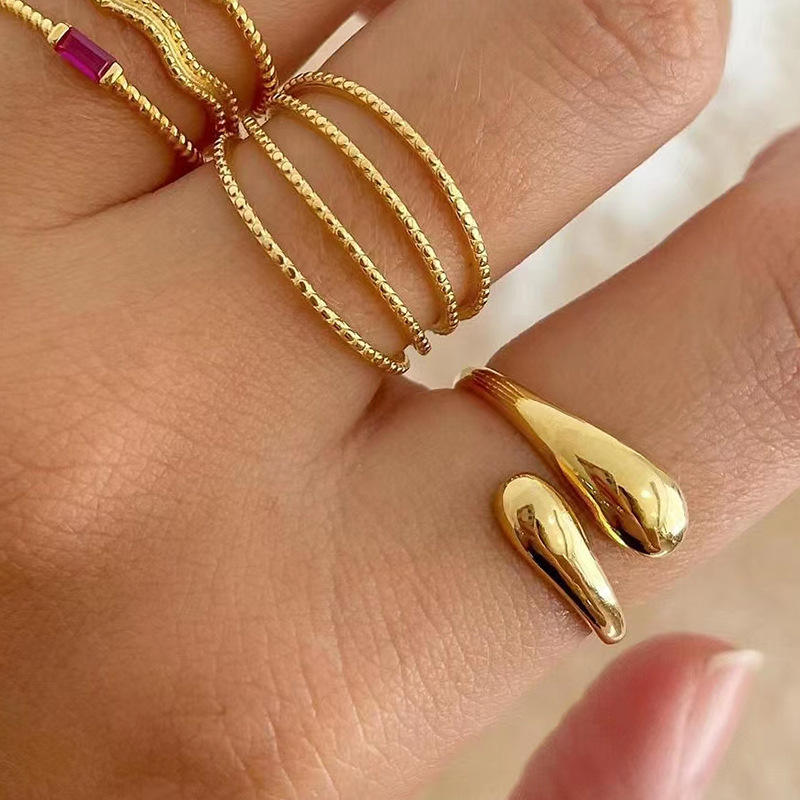 Arc Hug Style Ring | 18K Gold Plated