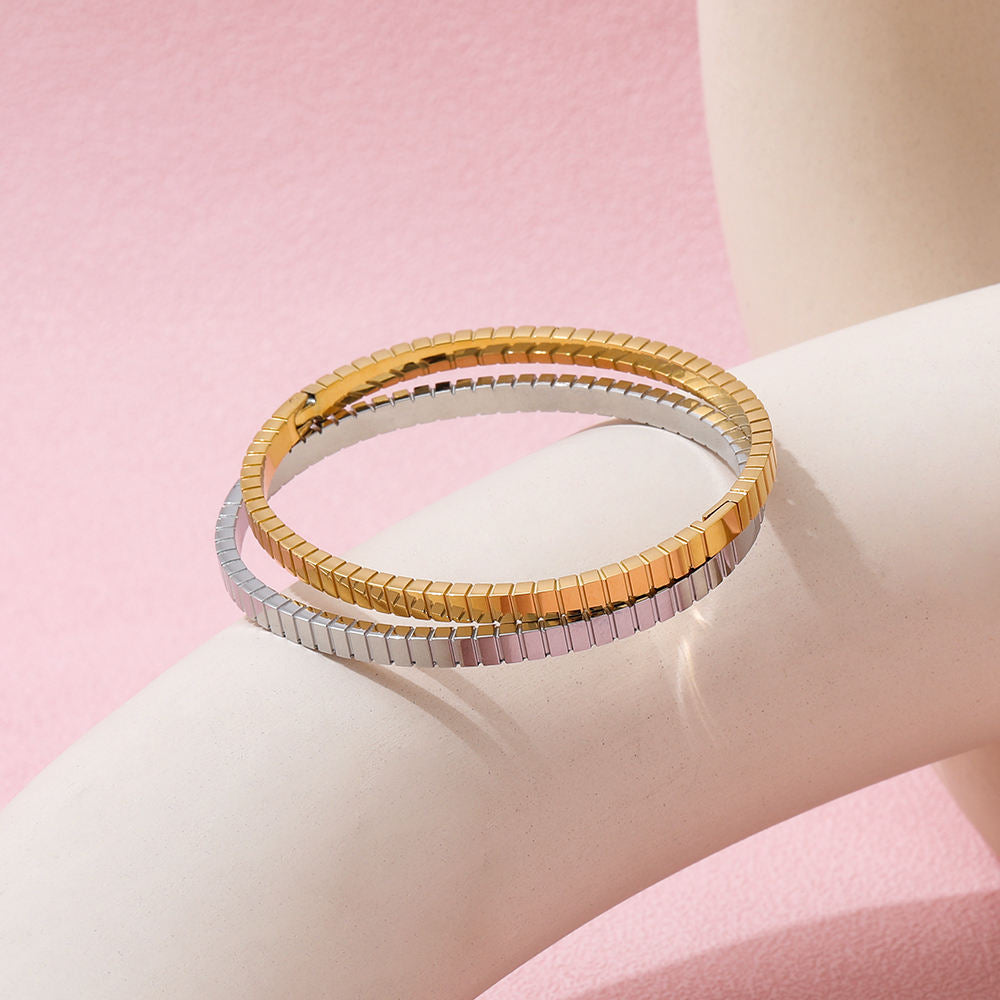 Gear Shape Bangle Bracelet | 18K Gold Plated