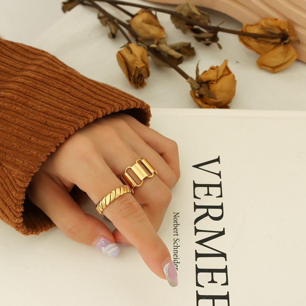 Twist Rope Ring | 18K Gold Plated