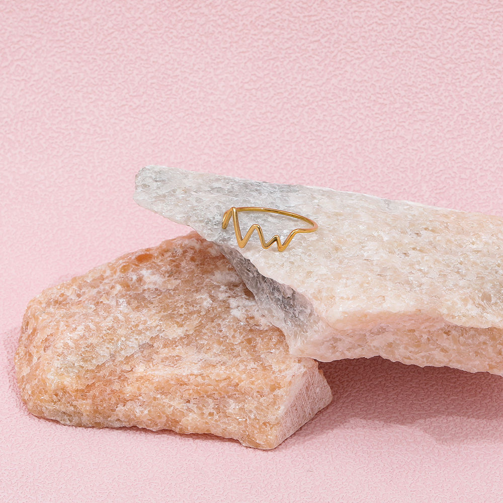 Waved Lines Super Fine Ring | 18K Gold Plated
