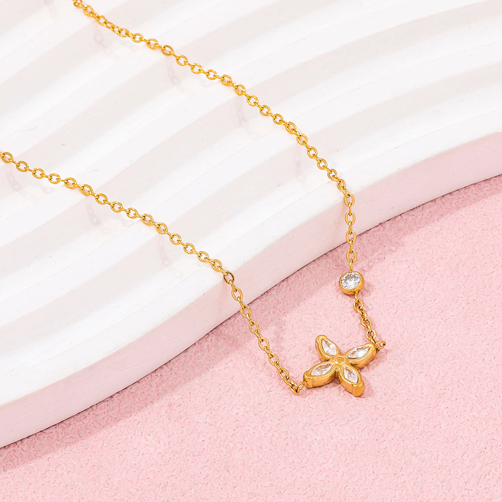 Flower Petal Pendant Necklace | 18K Gold Plated