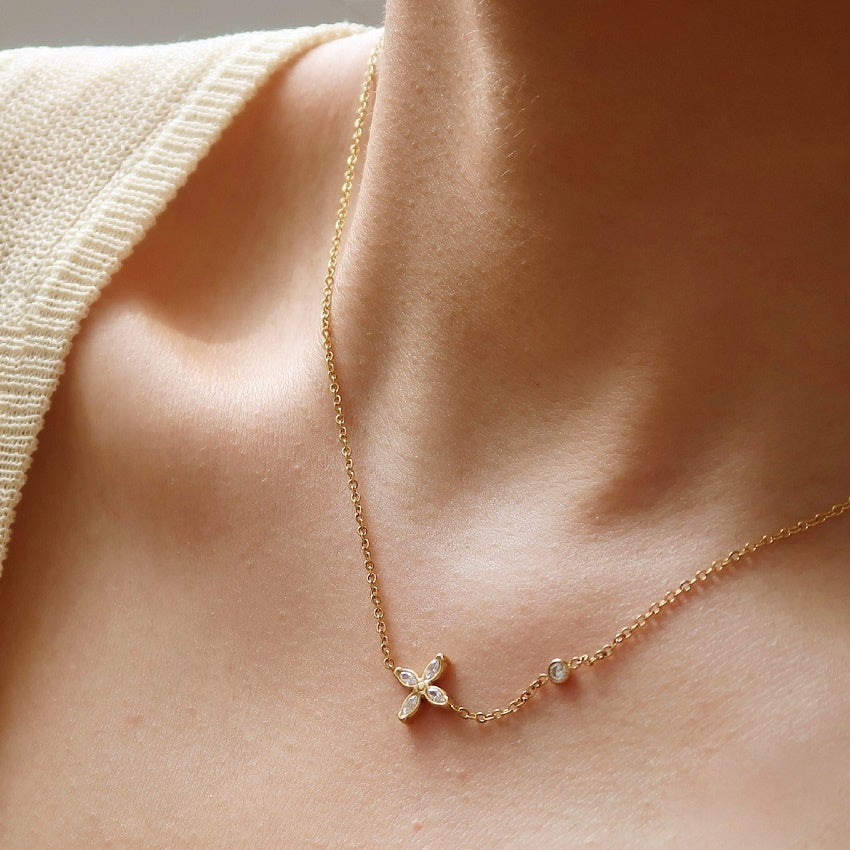 Flower Petal Pendant Necklace | 18K Gold Plated