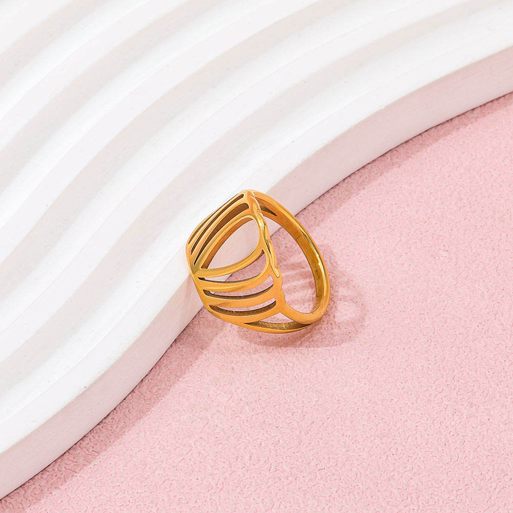 Crown Chunky Band Ring | 18K Gold Plated
