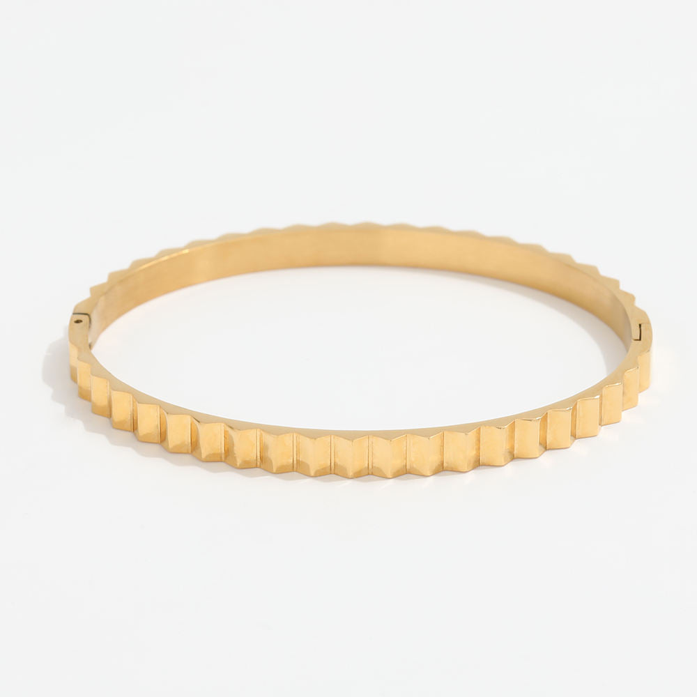 Gear Shape Bangle | 18K Gold Plated