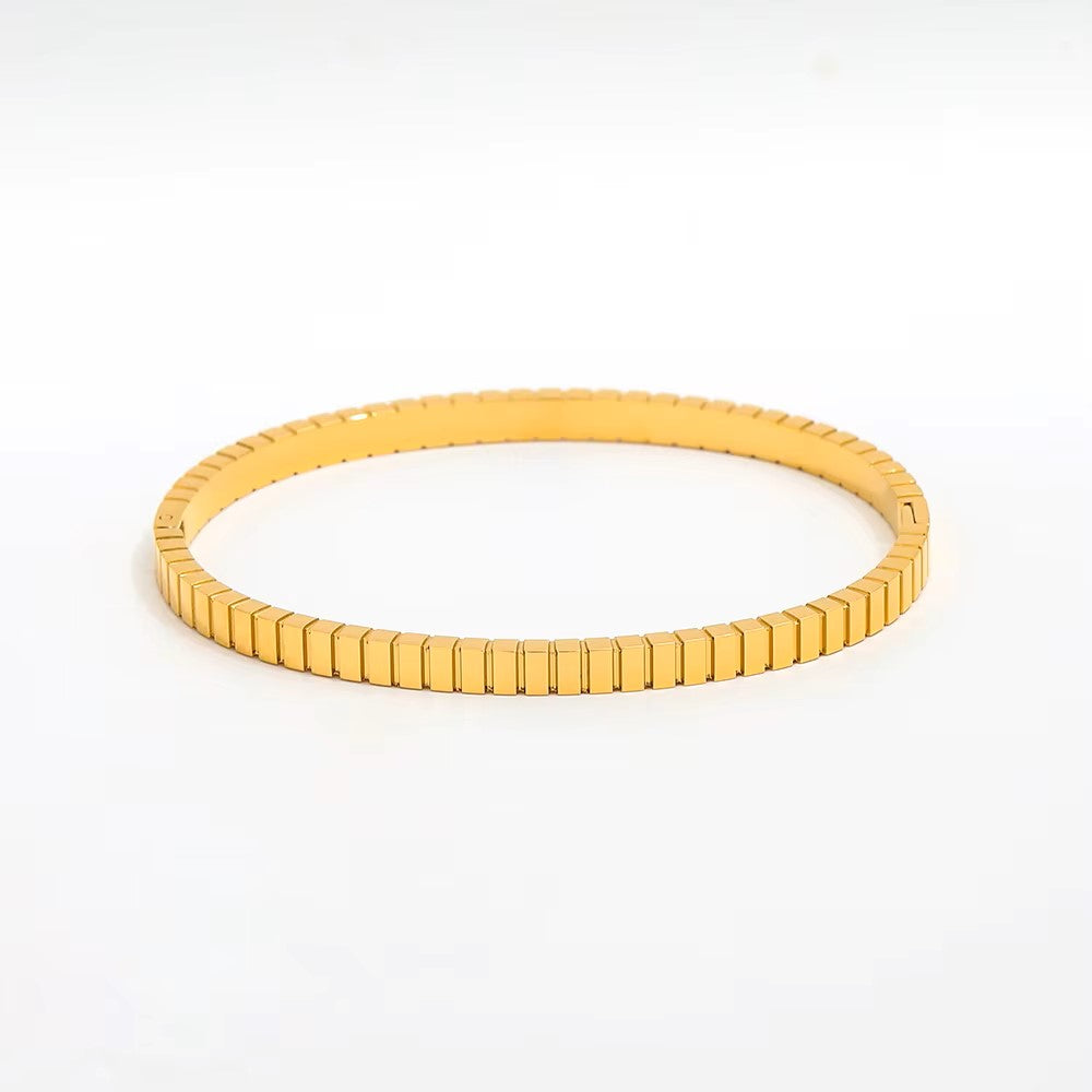 Gear Shape Bangle Bracelet | 18K Gold Plated