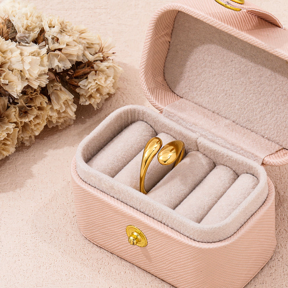 Arc Hug Style Ring | 18K Gold Plated