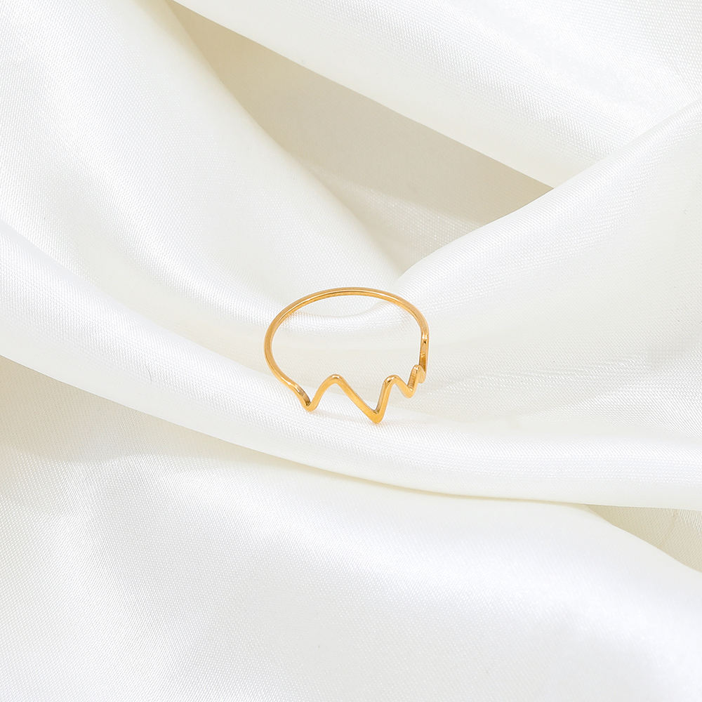 Waved Lines Super Fine Ring | 18K Gold Plated