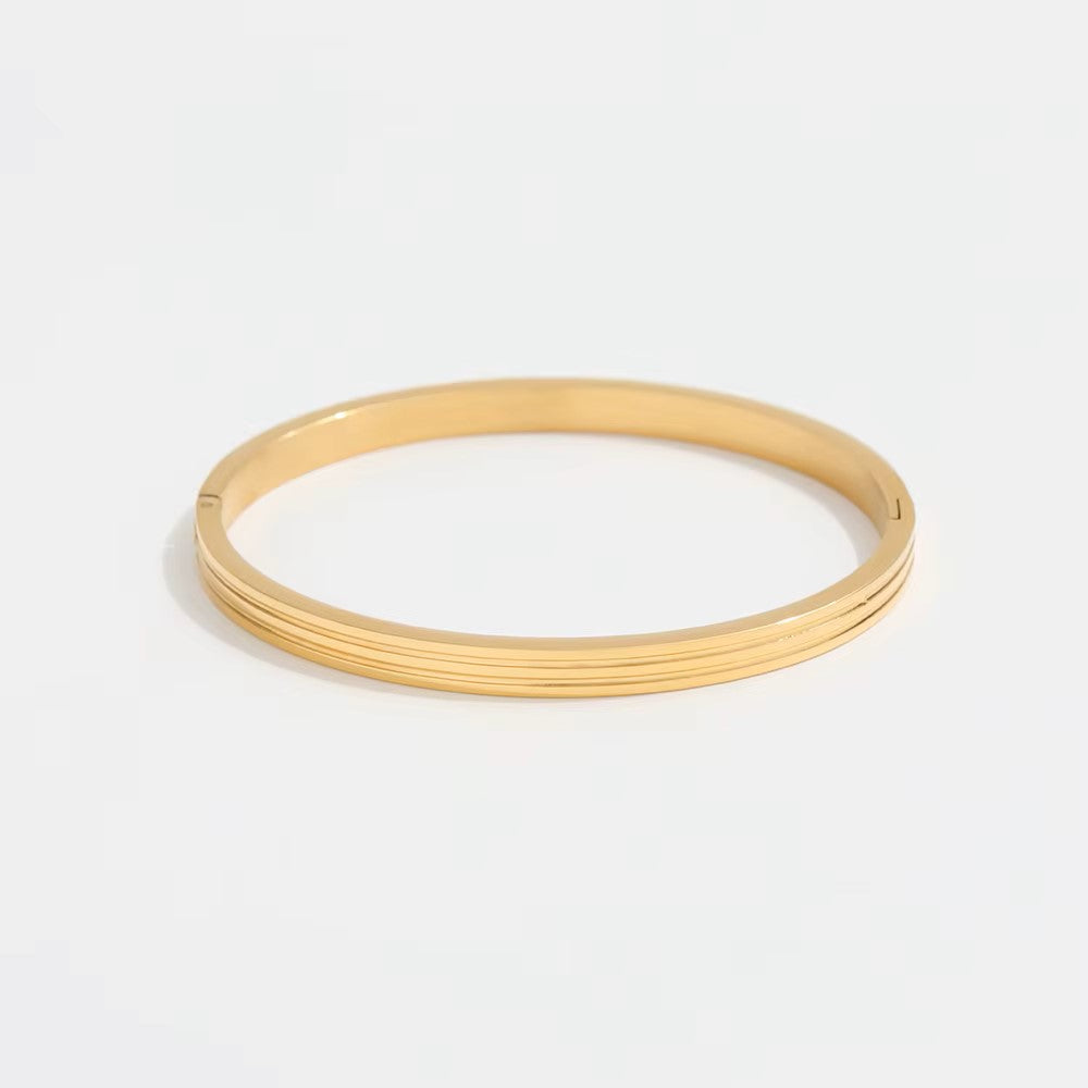Gear Shape Bangle | 18K Gold Plated