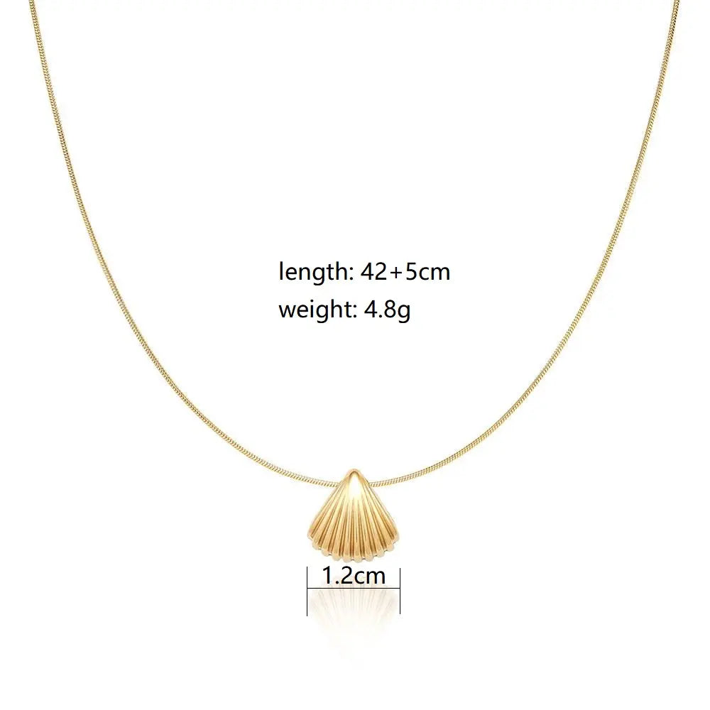 Shell Pendant Necklace | 18K Gold Plated