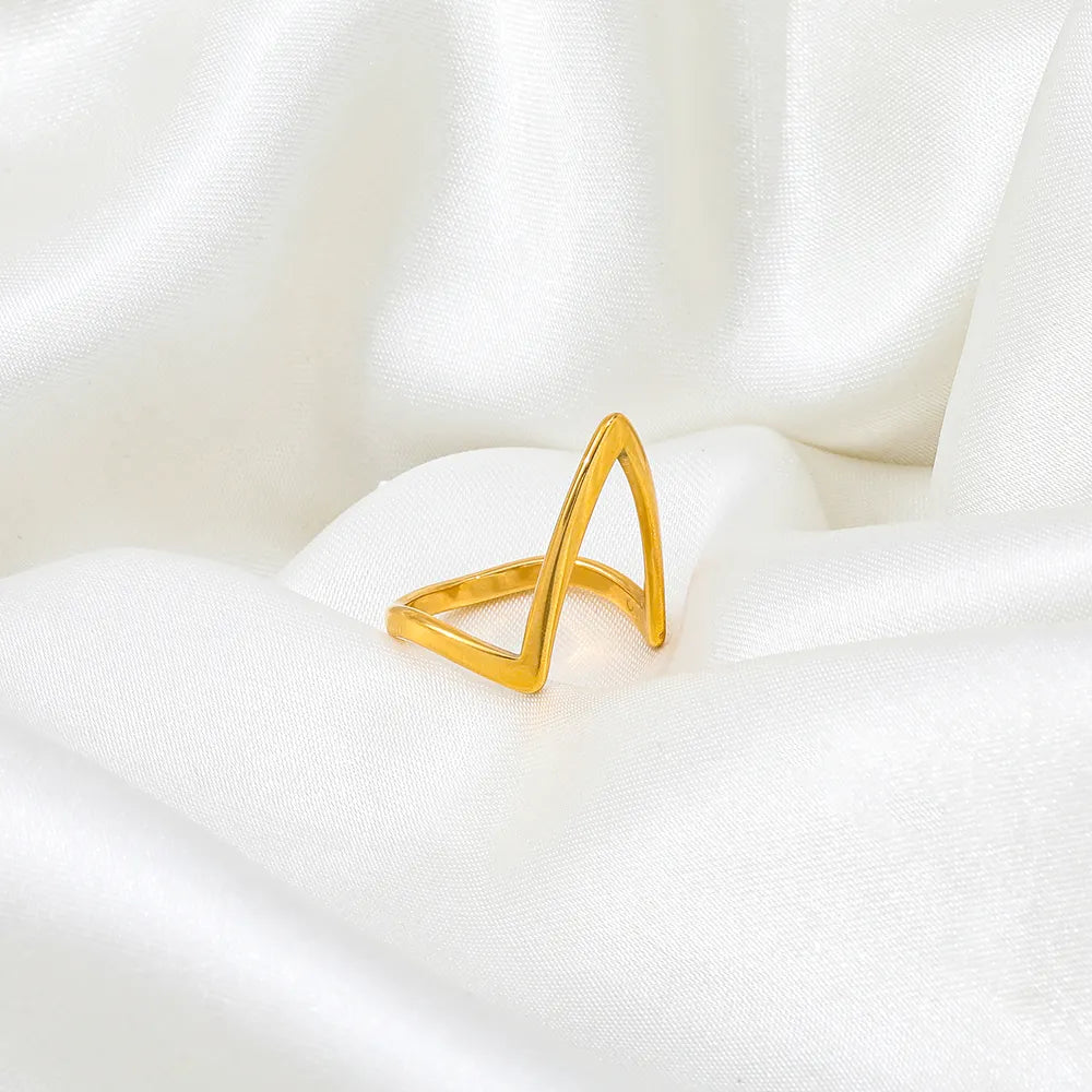 V-Shaped Ring | 18K Gold Plated