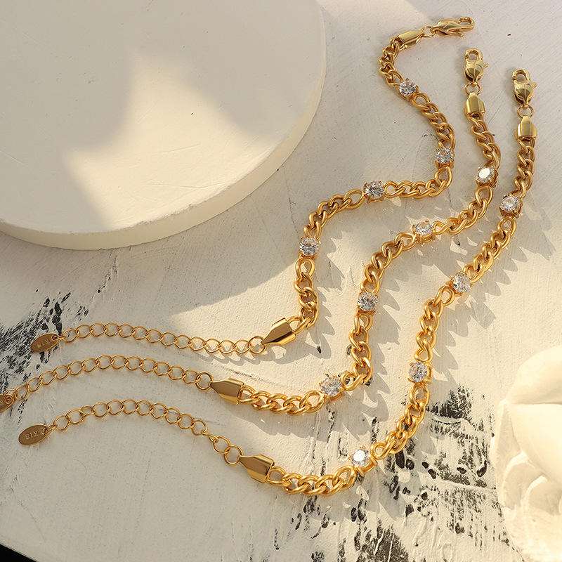 Cubic Zircon Paved Curb Link Bracelet