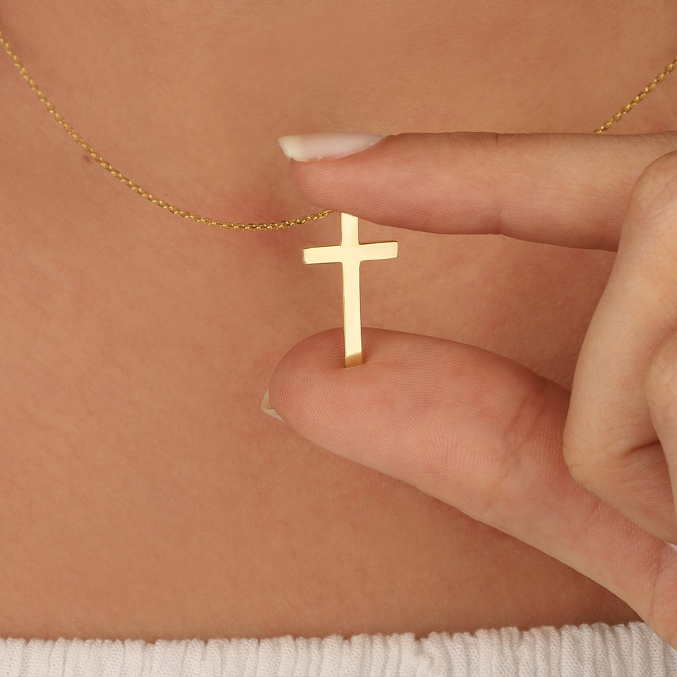 Minimalist Cross Pendant Necklace