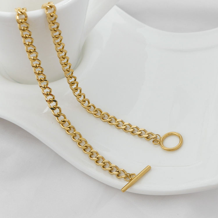 Toggle Clasp Thick Cuban Chain Necklace