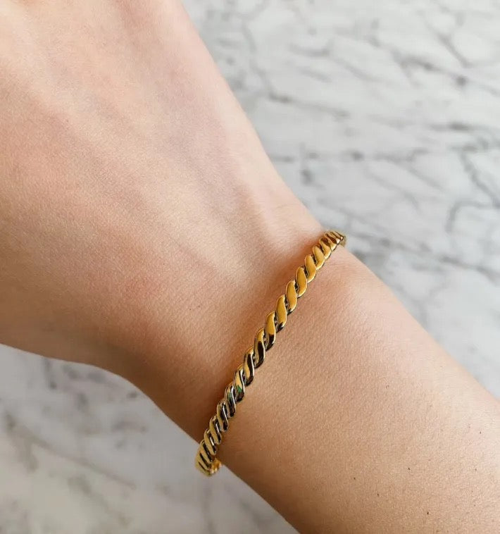 Knit Style 18K Gold Plated Cuff Bangle