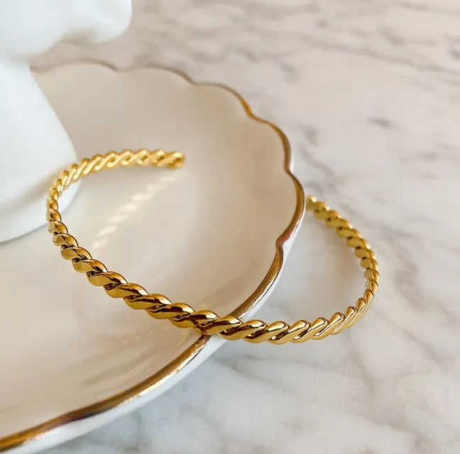 Knit Style 18K Gold Plated Cuff Bangle