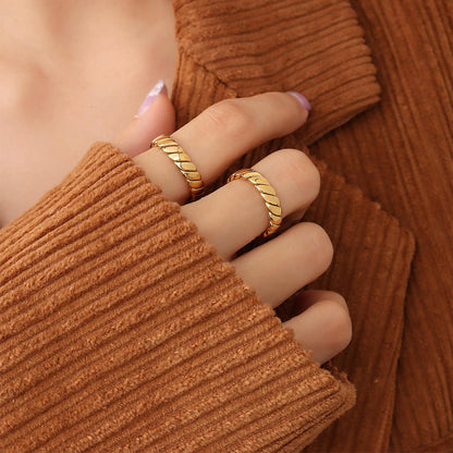 Twist Rope Ring | 18K Gold Plated