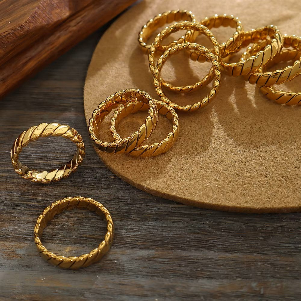 Twist Rope Ring | 18K Gold Plated