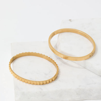 Gear Shape Bangle | 18K Gold Plated